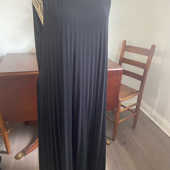 TAHARI NWT black pleated dress size XL - Picture 9 of 14